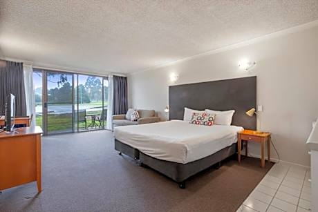 Standard Queen Room