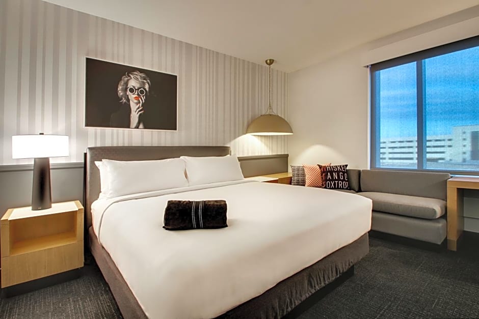 The Rose Chicago, Tapestry Collection By Hilton