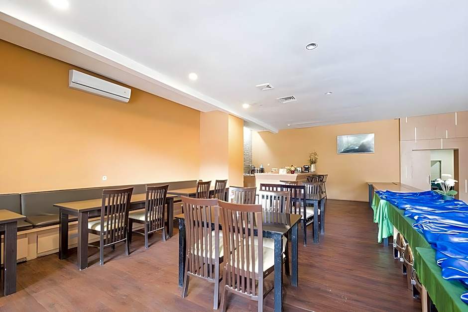 Urbanview Hotel Asyra Makassar