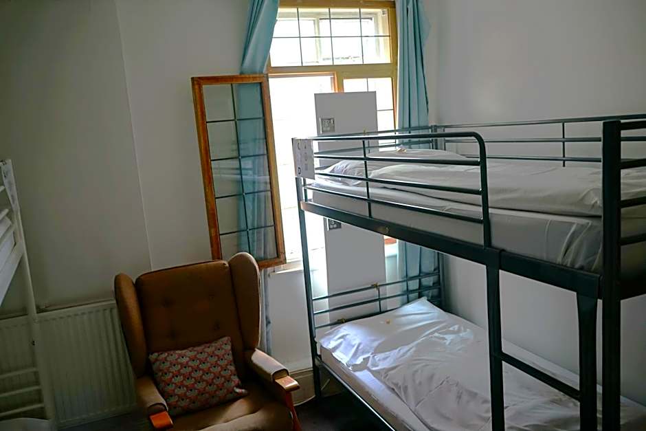 The Walrus Bar and Hostel