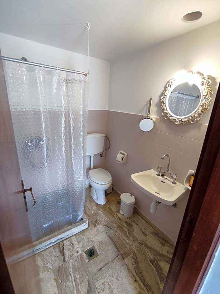 Manolis Rooms Vathys