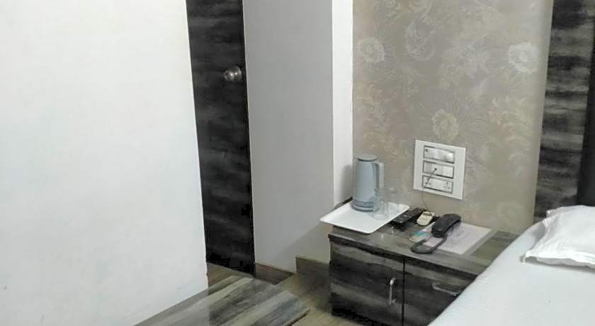 Hotel Broadway Colaba