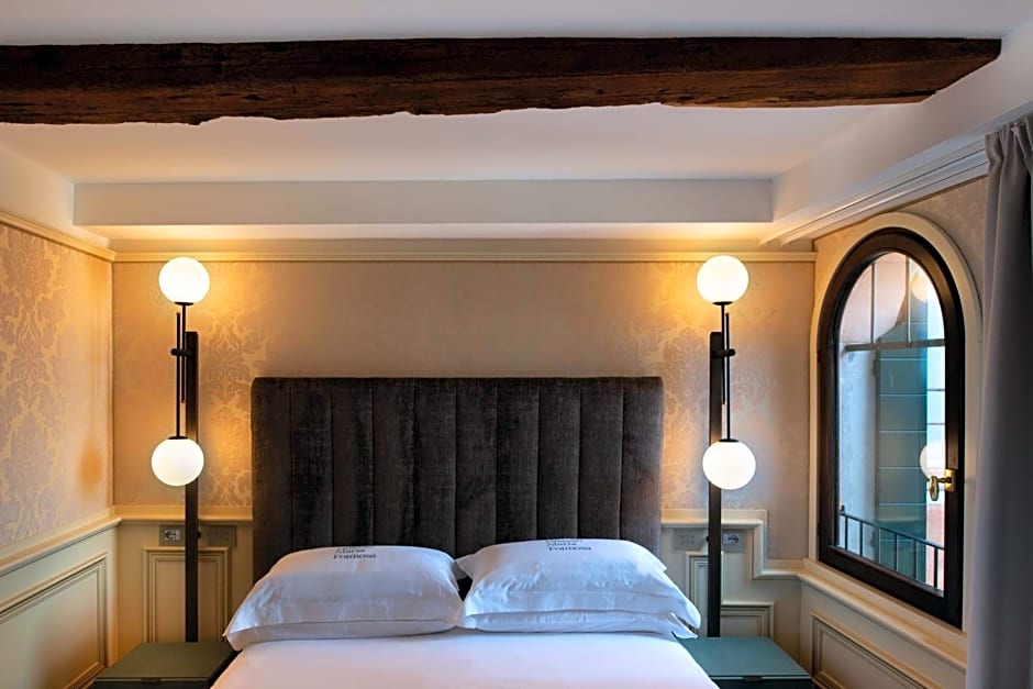 Eight Venezia