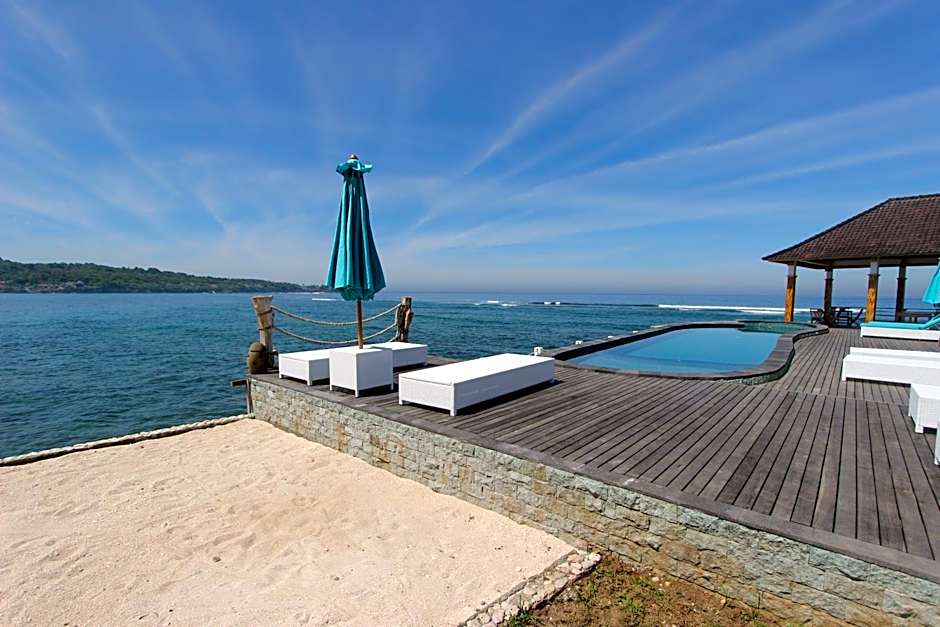 Ombak Bay Lembongan