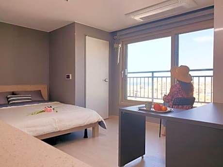 Deluxe Double or Twin Room with City View