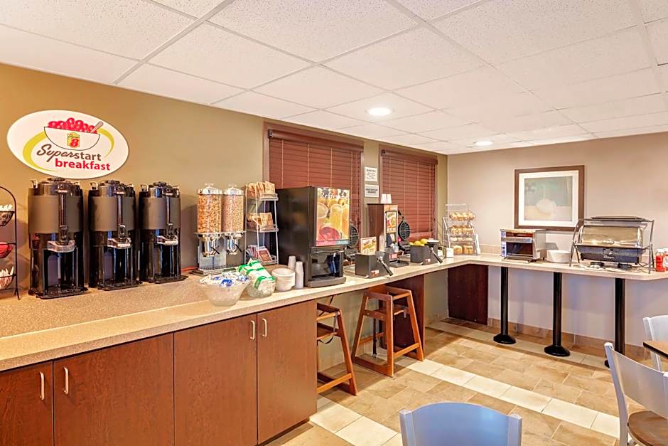 Super 8 by Wyndham Kapuskasing