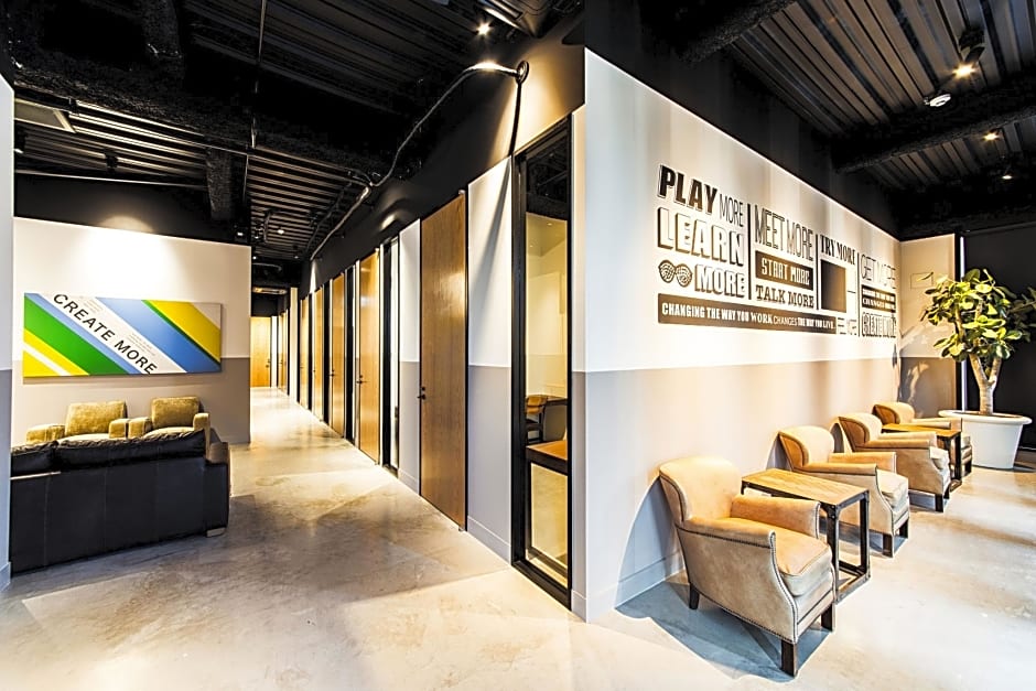H Hotel