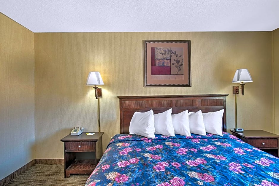 Days Inn by Wyndham Auburn/Finger Lakes Region