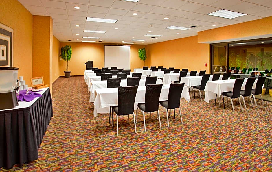 Holiday Inn At the Campus By IHG