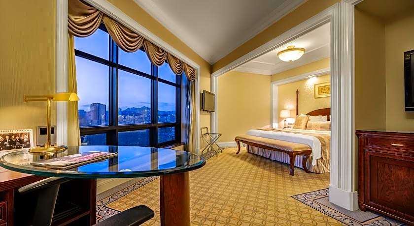 Zhongwei Green Lake Hotel Kunming