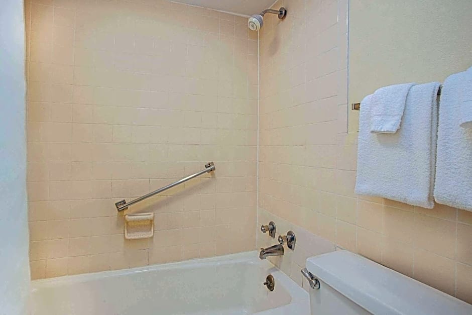 Bristol Parkway inn