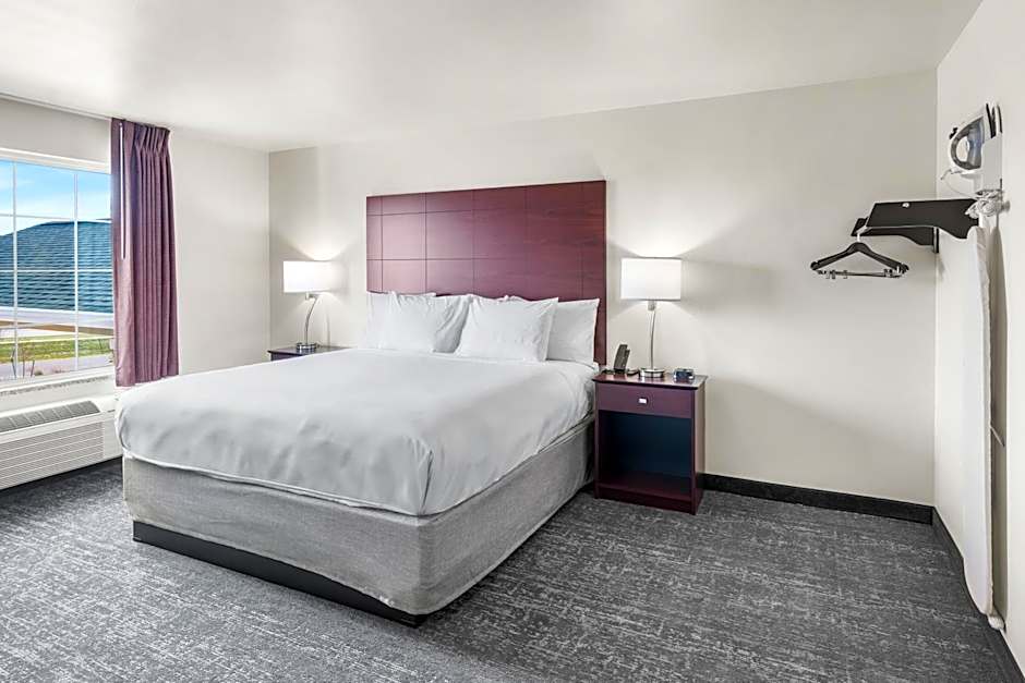 Cobblestone Hotel & Suites Denmark - Green Bay