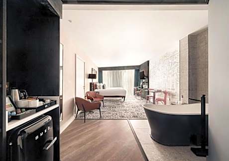King Suite with Bath
