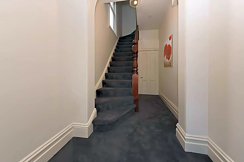 The Lollyshop Apartment in Battery Point