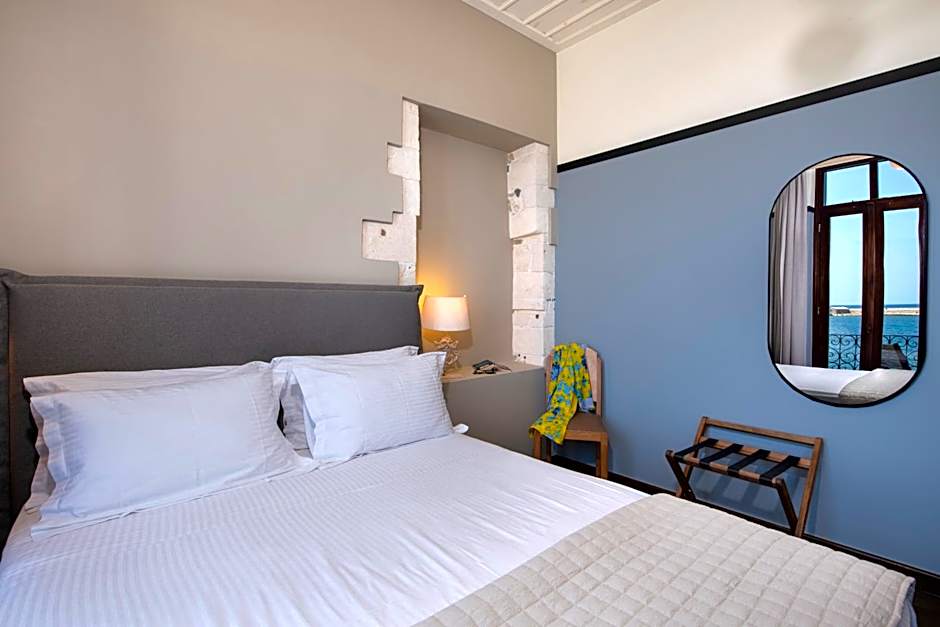 Mosaic Venetian Harbour Suites