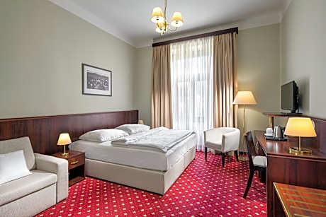 Deluxe Double or Twin Room