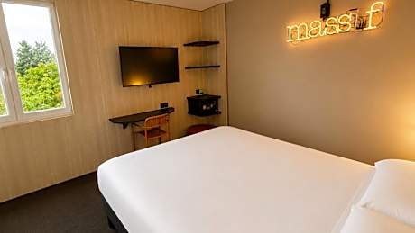 Standard Room with One Double Bed and One Sofa Bed for One Person
