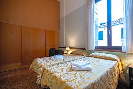 Twin Room with Private Bathroom