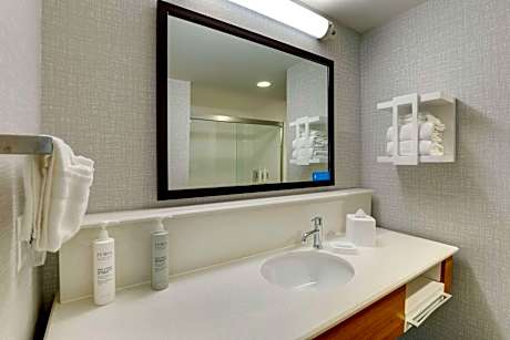 1 King Microwv/Fridge Ns City View