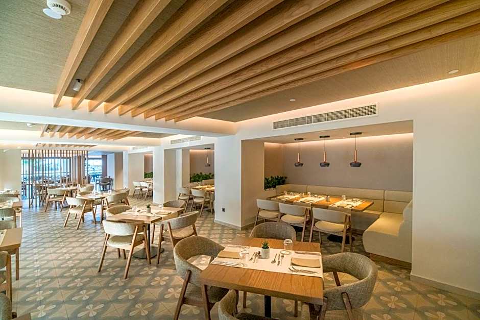 AKASHA Beach Hotel & Spa