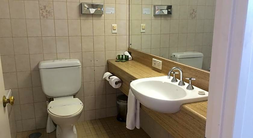 Comfort Hotel Adelaide Meridien