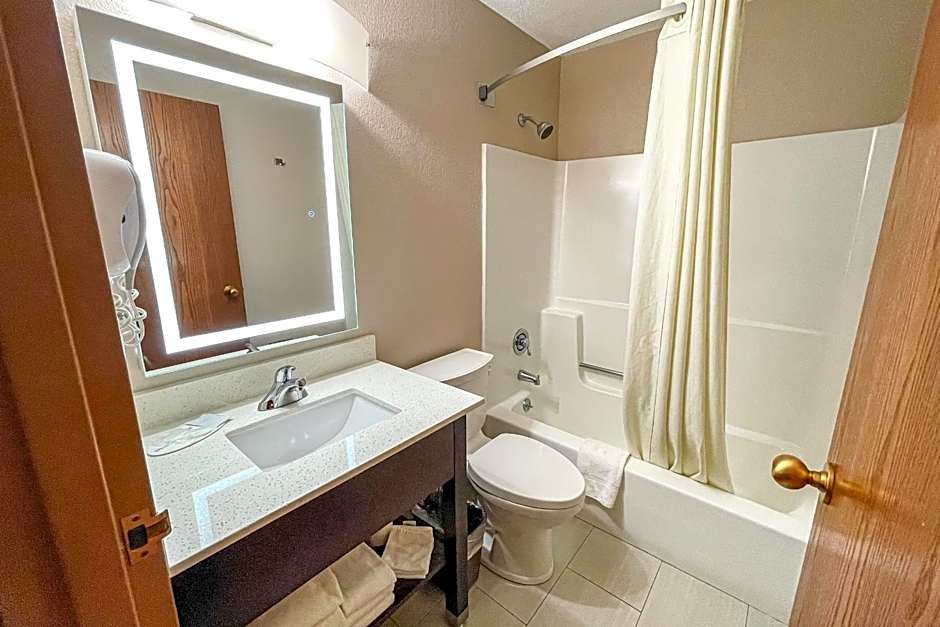 Super 8 by Wyndham Indianapolis Emerson