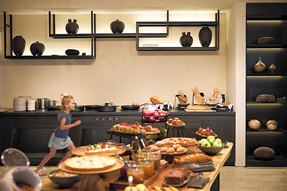 Domes Novos Santorini, Autograph Collection