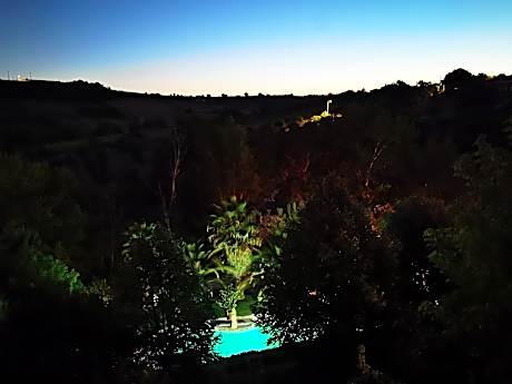 Apartment with Mountain View