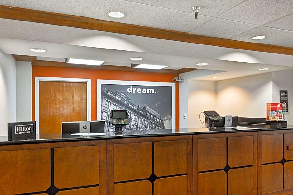 Hampton Inn By Hilton Memphis-Poplar