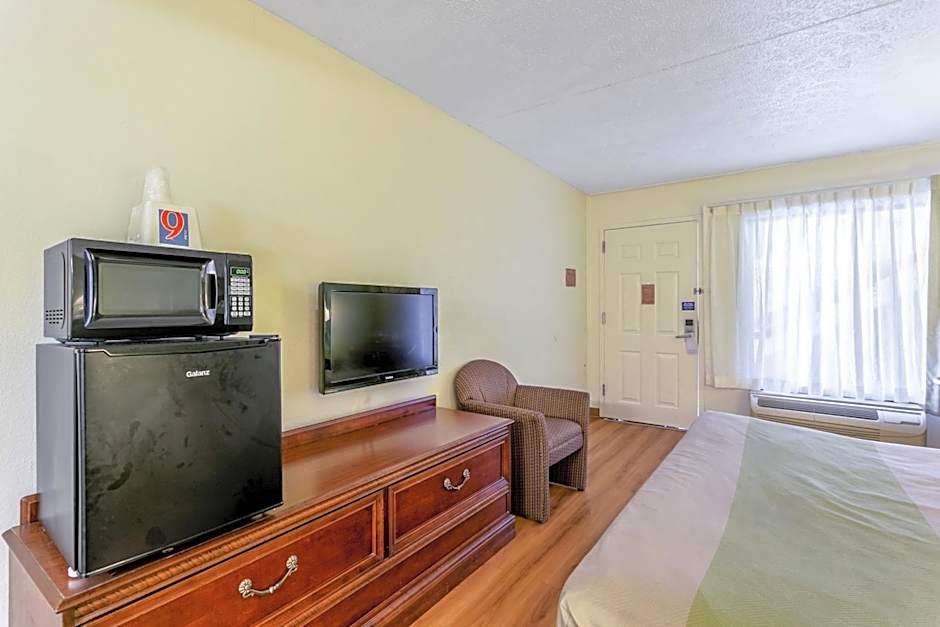 Americas Best Value Inn Edgewood