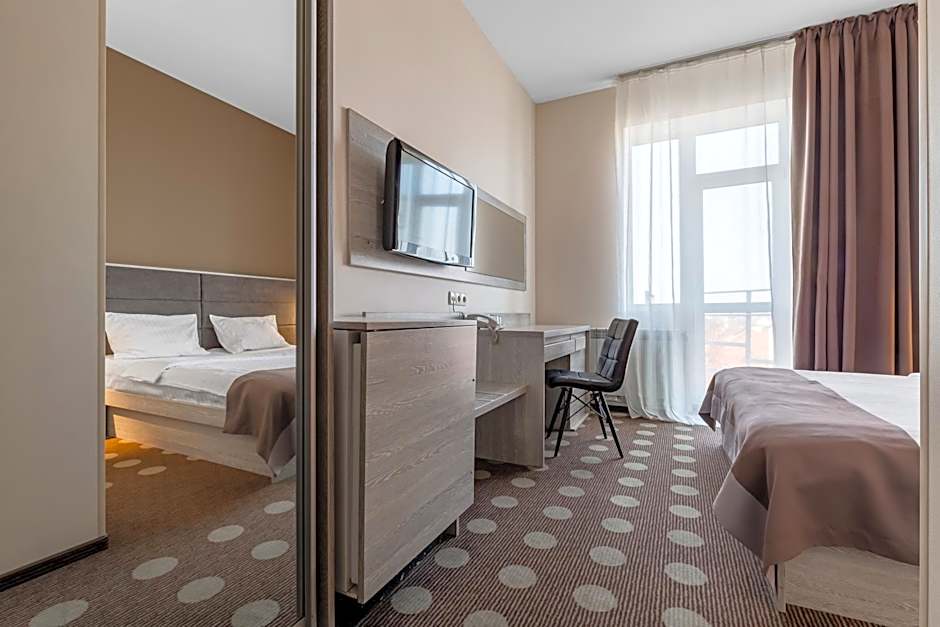 Photo 1 of 6 of Standard Double or Twin Room
