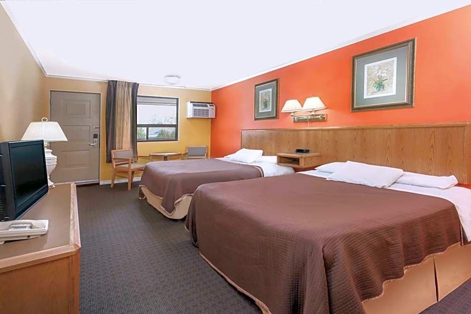 Howard Johnson by Wyndham Niagara Falls