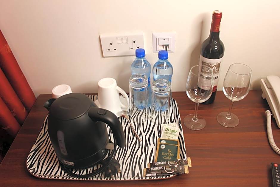The Crossroads Hotel, Westlands