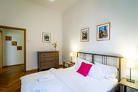 Apartment with Balcony and Kitchen