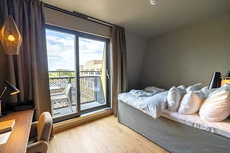 Queen Room with Balcony