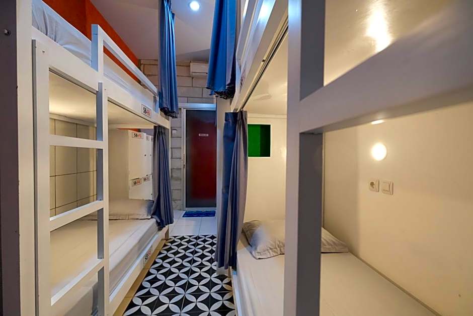Home Addicts Hostel