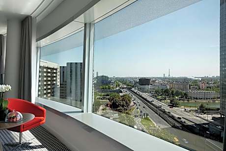 The Level Grand Premium with Tour Eiffel View and Lounge Access