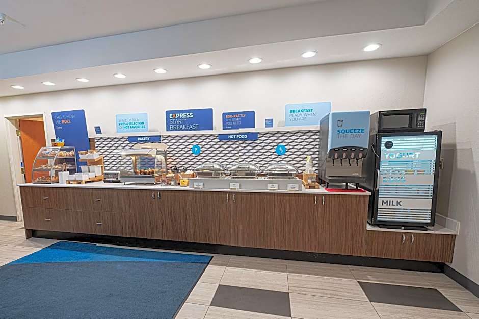 Holiday Inn Express Hotel & Suites East Lansing By IHG