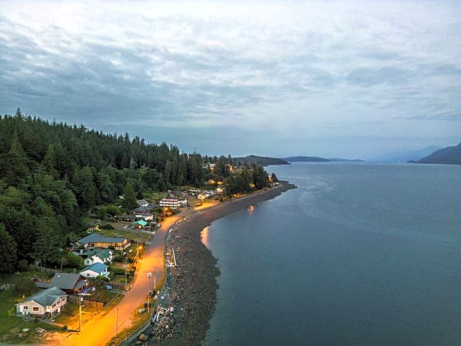Alert Bay Lodge