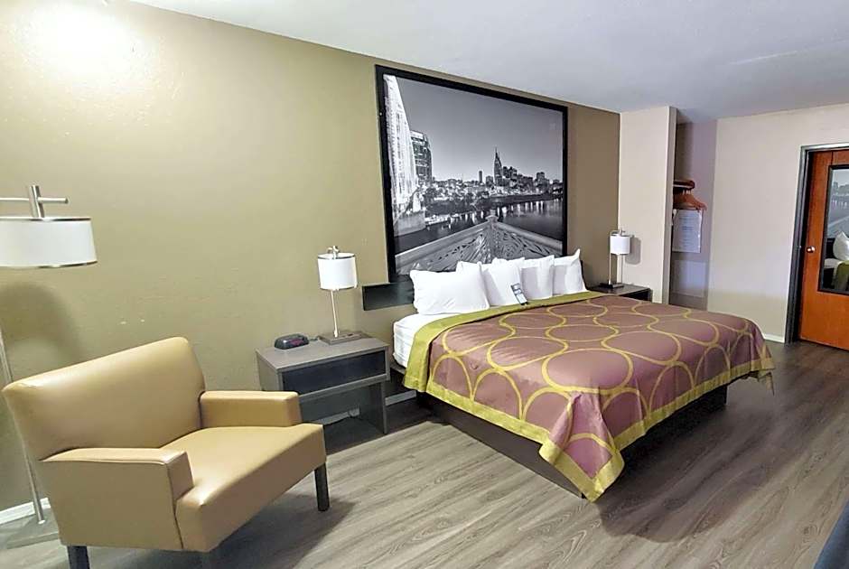 Super 8 by Wyndham Paris