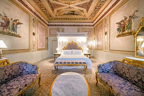 Presidential Suite with Canal View