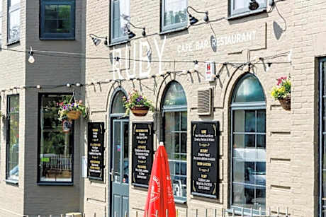 Ruby Pub & Hotel
