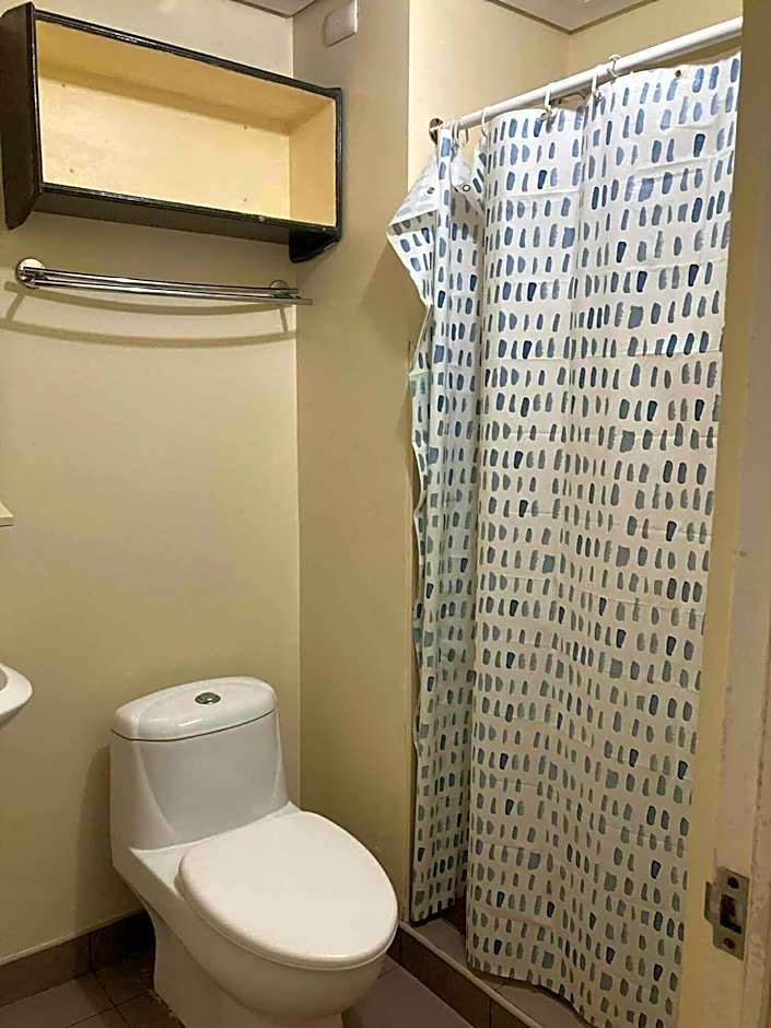 622 Tower 1 Comfy, Cozy, Central w Free Pool Access