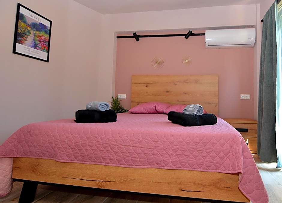 The Thassian Yard Houses