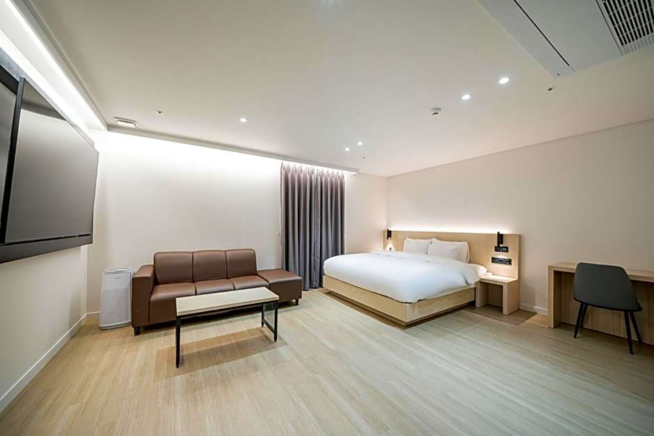 Hound Hotel Mokpo Peace Plaza