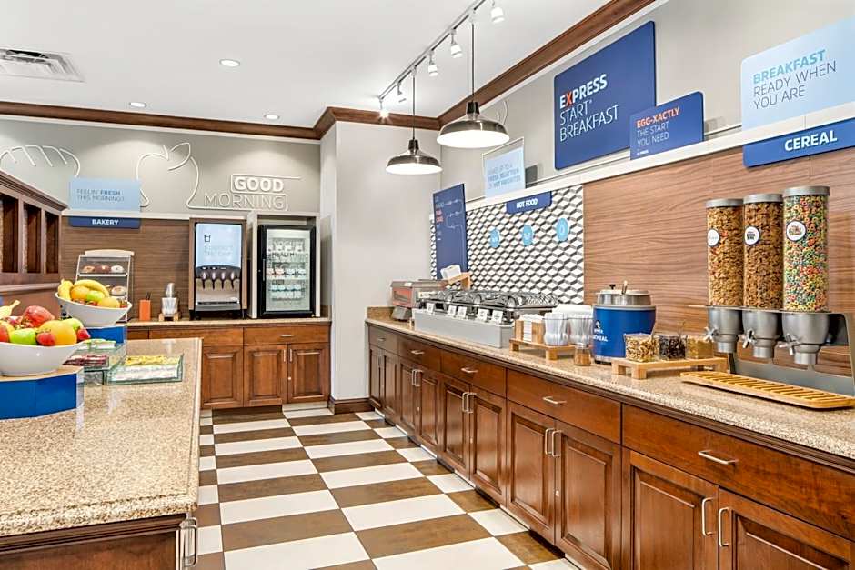 Holiday Inn Express & Suites Wilmington-Newark by IHG