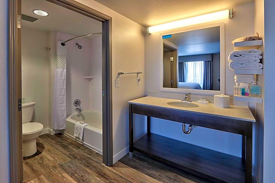 Hampton Inn By Hilton & Suites Albuquerque Airport