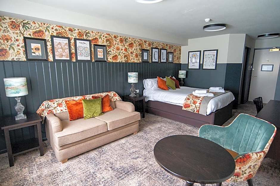 Cat & Lion Country Pub and Hotel