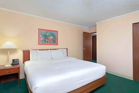 Norwood Inn & Suites Indianapolis East Post Drive