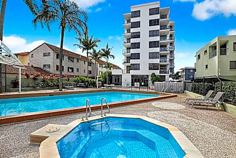 Aqualine Apartments On The Broadwater